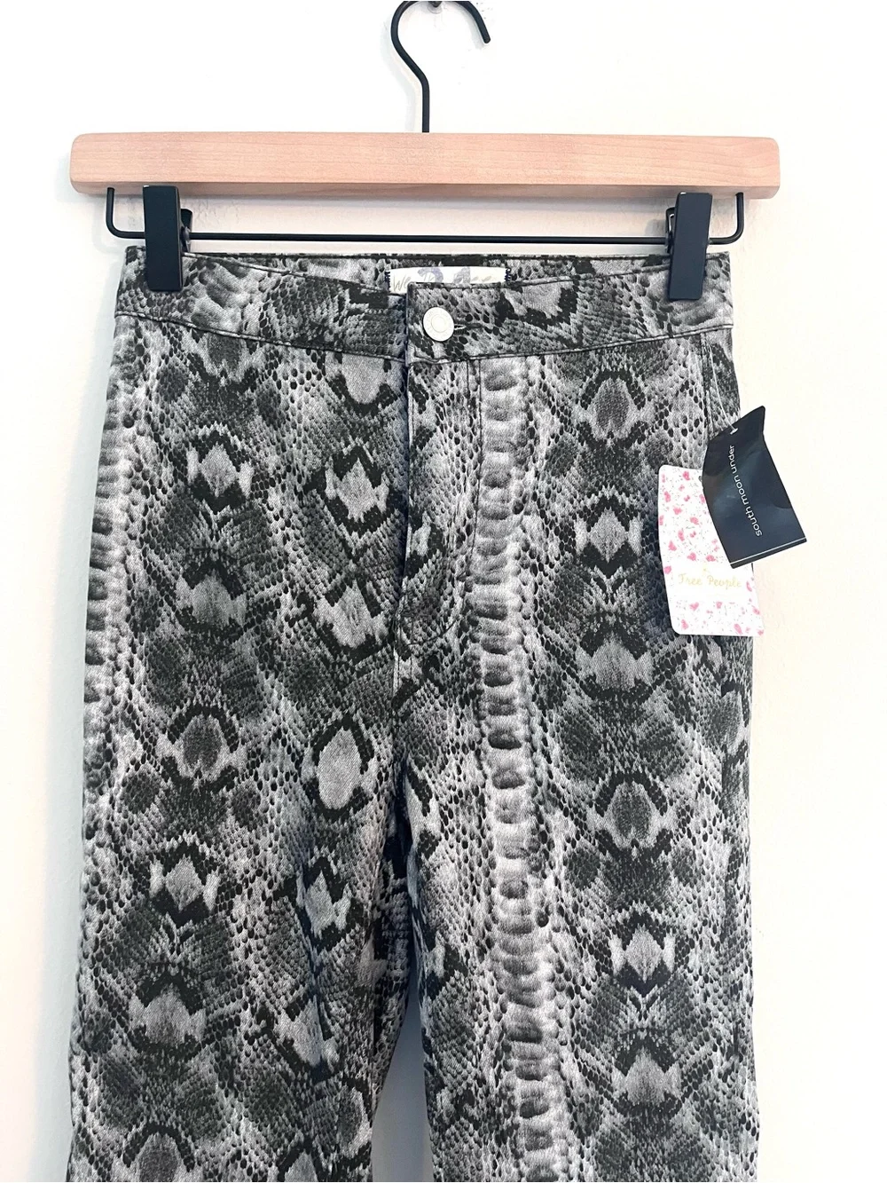 We The Free Women’s Just Float On High Waisted Snakeskin Flare Jeans 24 FP